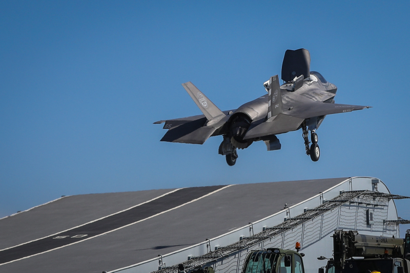 Royal Navy Cdr. Nathan Gray, 41, makes the first-ever F-35B Lightning II jet take off from HMS Queen Elizabeth. Photo: Lt. Cdr. Lindsey Waudby, Royal Navy